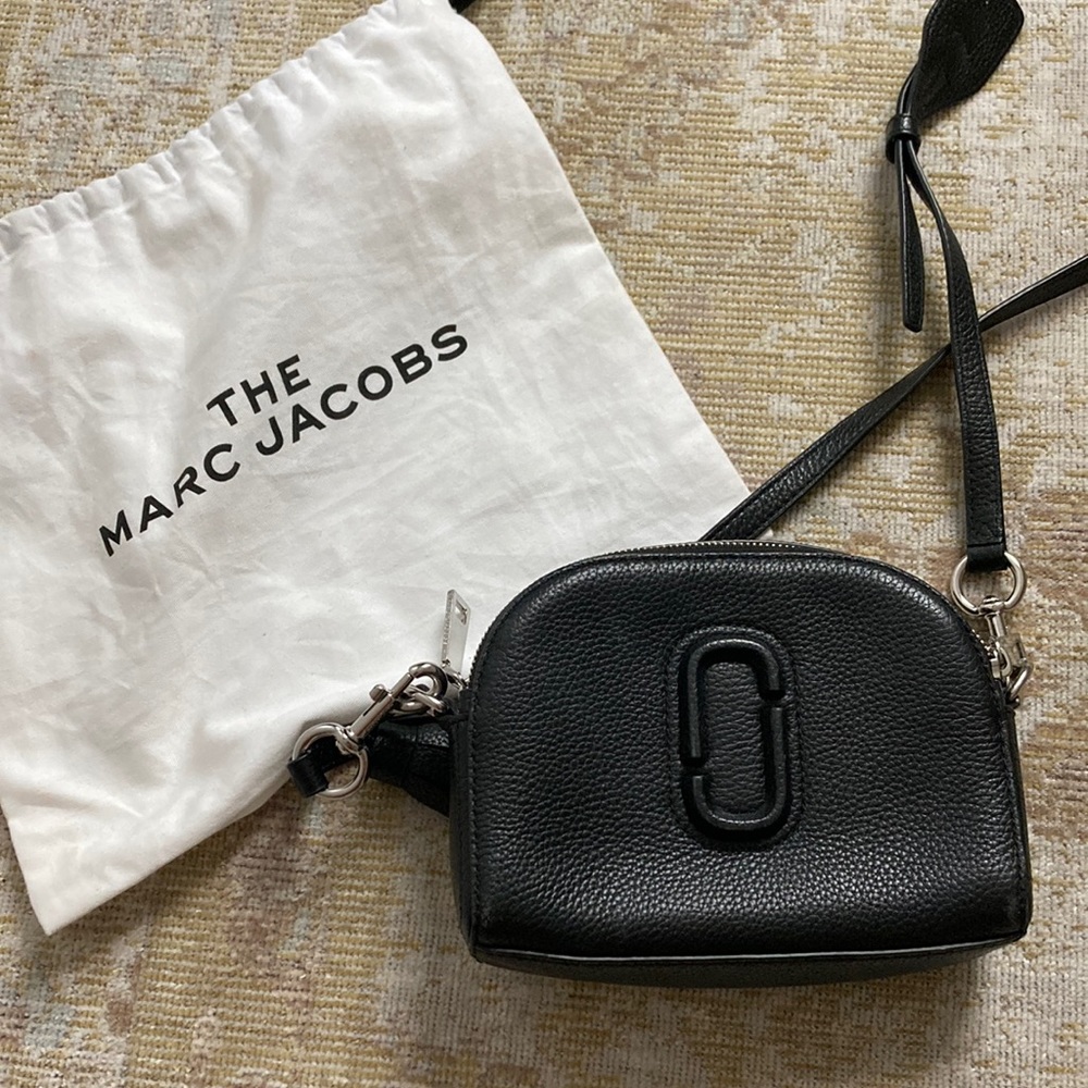 THE SHUTTER CROSSBODY BAG